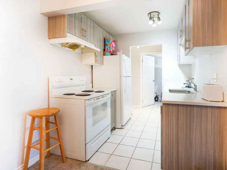 215-13775 74 Avenue, Surrey, BC, V3W 9C5 - 9