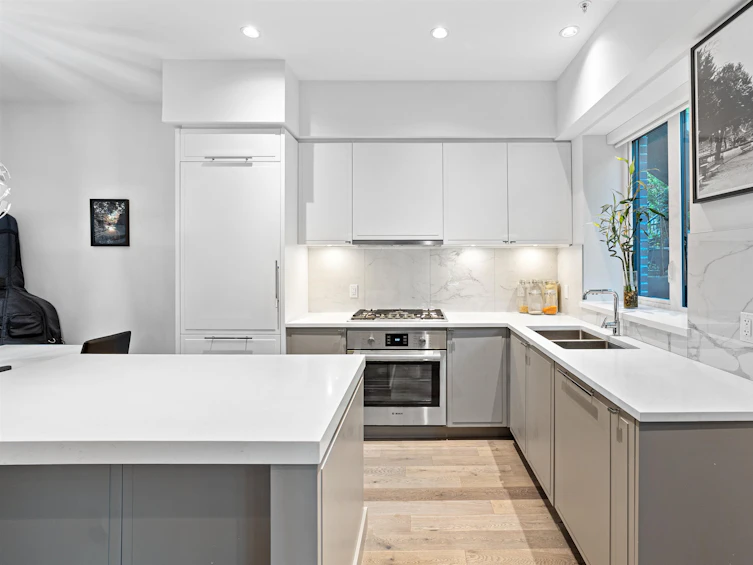 7609 Yukon Street, Vancouver, BC, V5X 2Y4 - 6