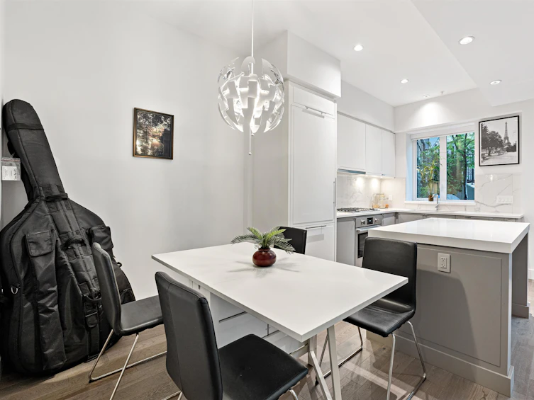 7609 Yukon Street, Vancouver, BC, V5X 2Y4 - 9