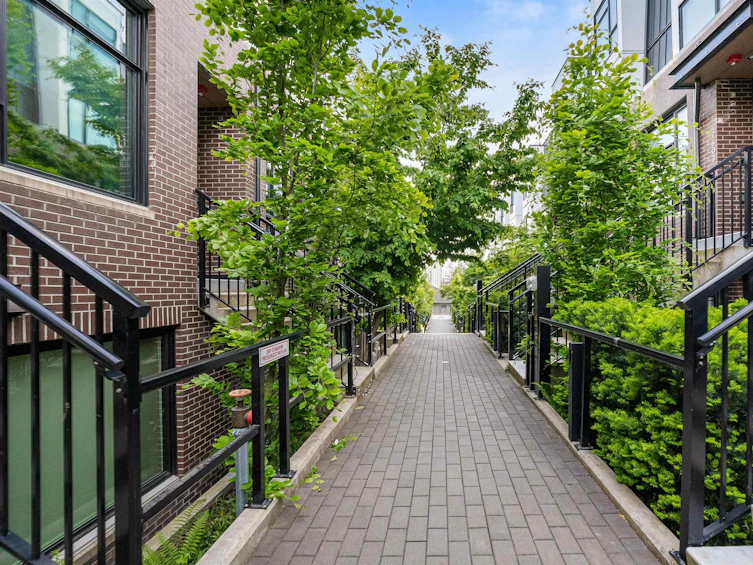 7609 Yukon Street, Vancouver, BC, V5X 2Y4 - 24