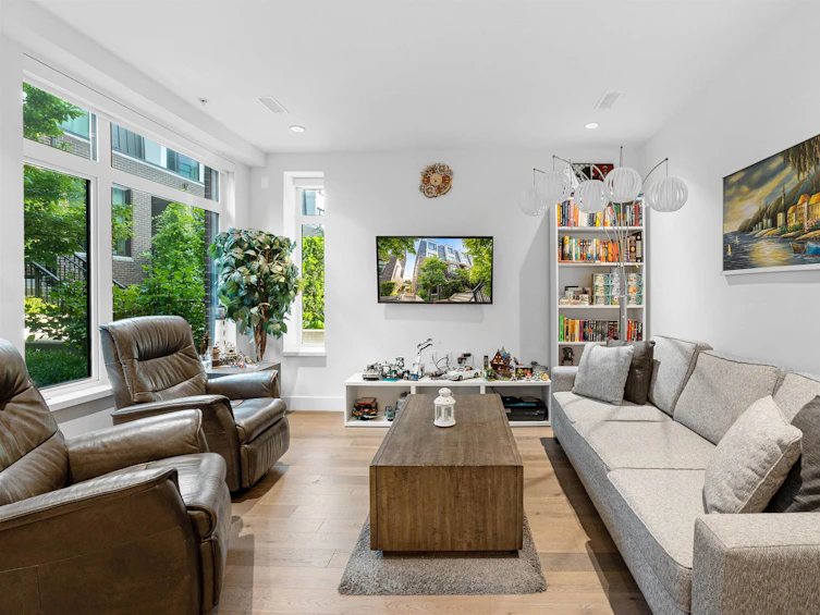 7609 Yukon Street, Vancouver, BC, V5X 2Y4 - 2