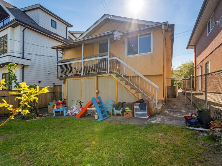 620 Slocan Street, Vancouver, BC, V5K 3X7 - 30