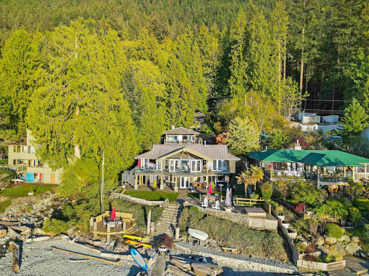 8735 Lawrence Way, West Vancouver, BC, V7W 2T7 - 3