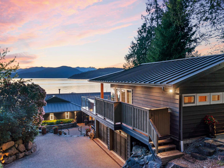 8735 Lawrence Way, West Vancouver, BC, V7W 2T7 - 6