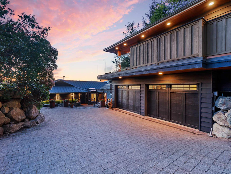 8735 Lawrence Way, West Vancouver, BC, V7W 2T7 - 7