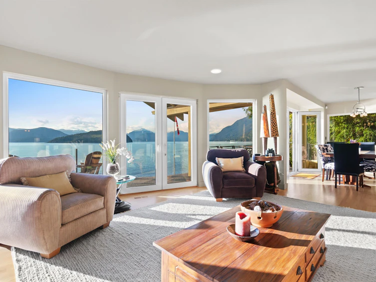 8735 Lawrence Way, West Vancouver, BC, V7W 2T7 - 13