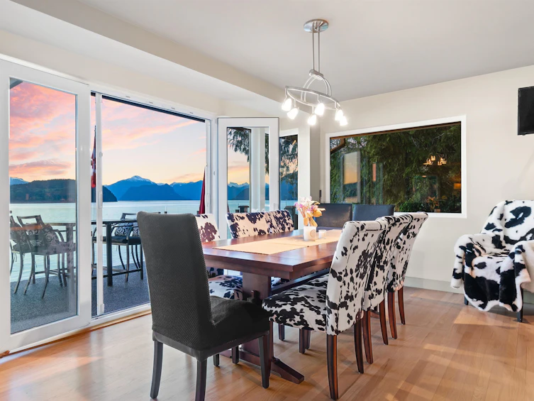 8735 Lawrence Way, West Vancouver, BC, V7W 2T7 - 14