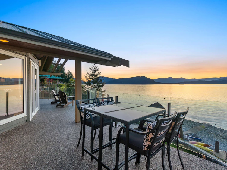 8735 Lawrence Way, West Vancouver, BC, V7W 2T7 - 15