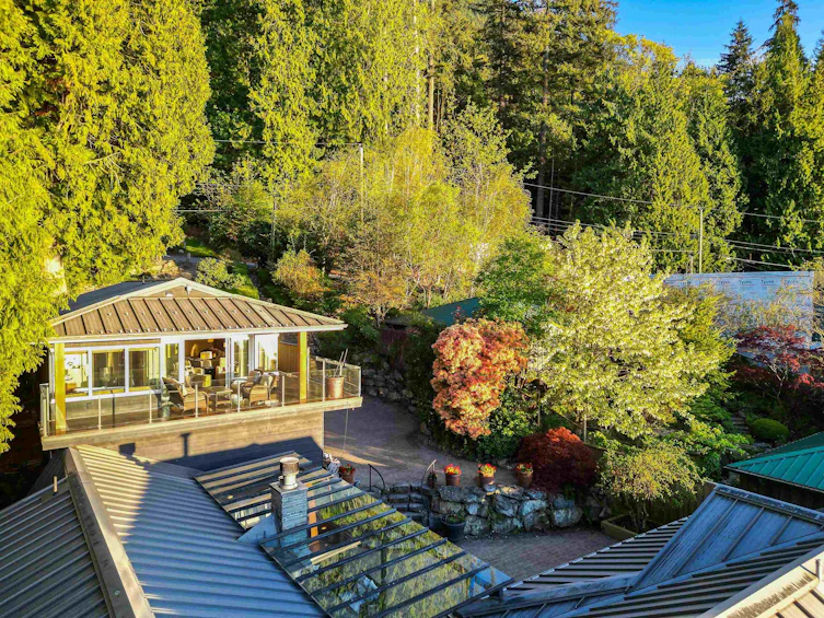 8735 Lawrence Way, West Vancouver, BC, V7W 2T7 - 24