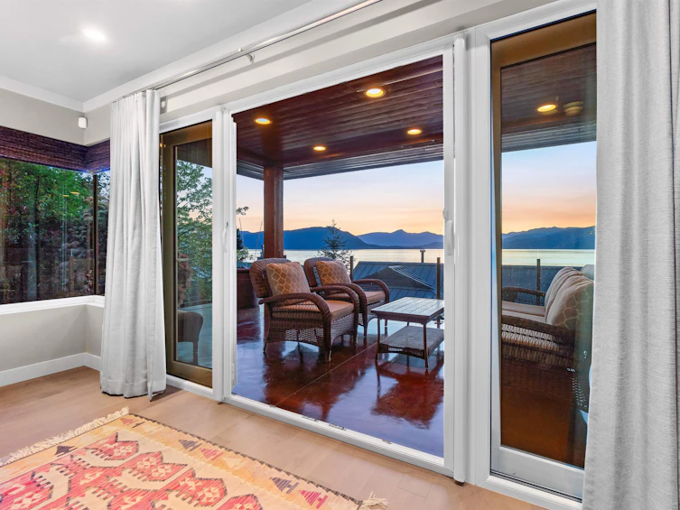 8735 Lawrence Way, West Vancouver, BC, V7W 2T7 - 28