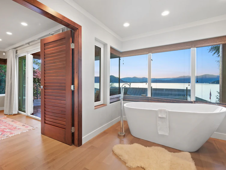 8735 Lawrence Way, West Vancouver, BC, V7W 2T7 - 31