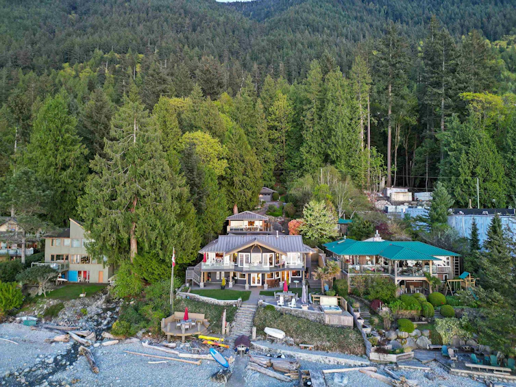 8735 Lawrence Way, West Vancouver, BC, V7W 2T7 - 39