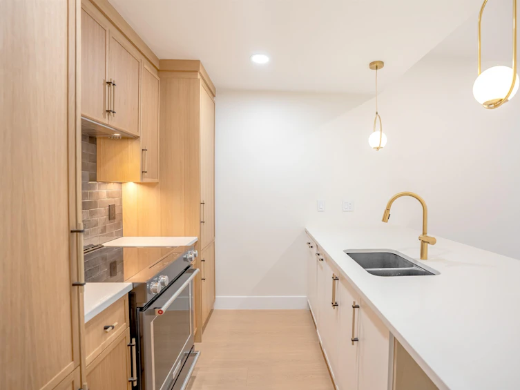 412-1040 East Broadway, Vancouver, BC, V5T 4N7 - 8