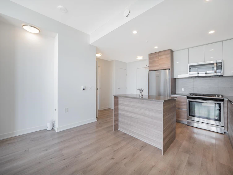 1205-8850 University Crescent, Burnaby, BC, V5A 0C8 - 8