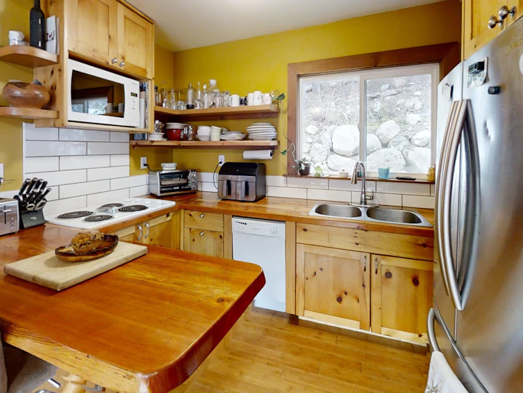 100 Asastra Place, Pemberton, BC, V0K 1P0 - 6