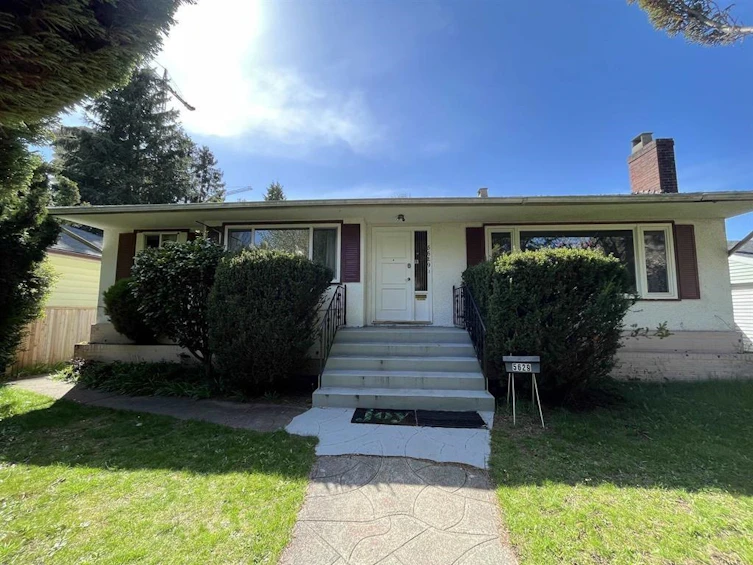 5629 Ash Street, Vancouver, BC, V5Z 3G8