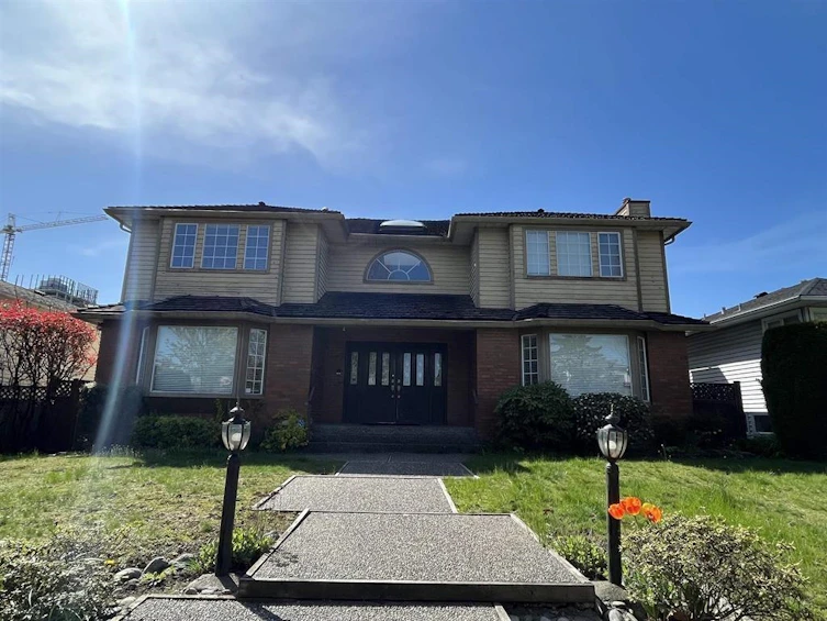 5583 Ash Street, Vancouver, BC, V5Z 3G8