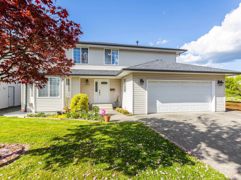 21617 50th Avenue, Langley BC V3A 3T2