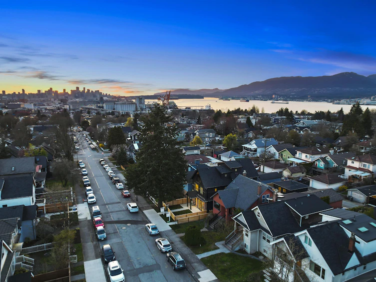2553 Triumph Street, Vancouver, BC, V5K 1S7 - 3