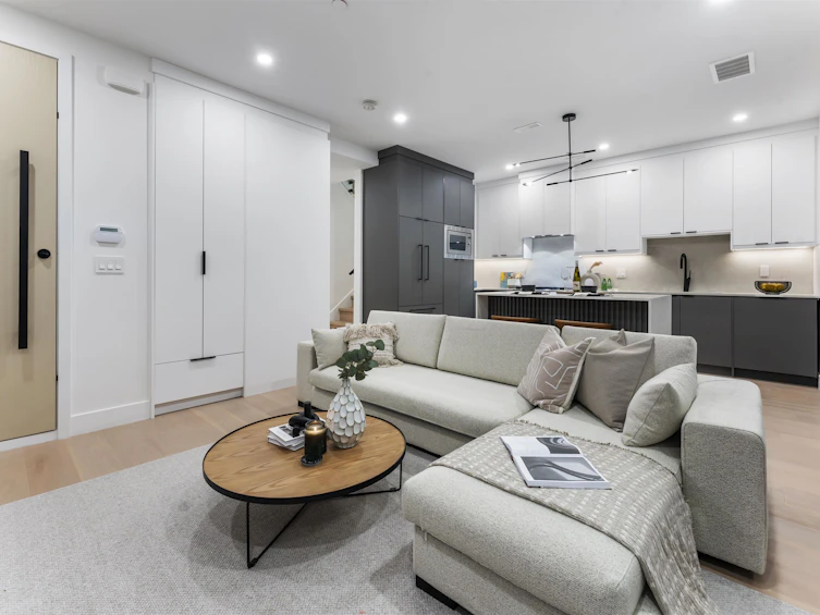 2553 Triumph Street, Vancouver, BC, V5K 1S7 - 5