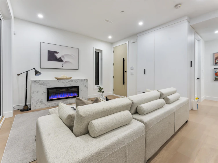 2553 Triumph Street, Vancouver, BC, V5K 1S7 - 6
