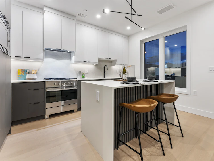2553 Triumph Street, Vancouver, BC, V5K 1S7 - 9
