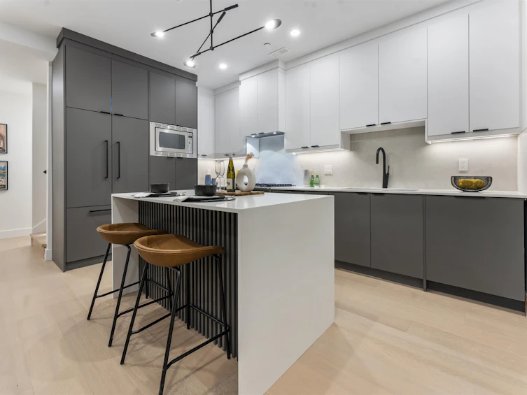 2553 Triumph Street, Vancouver, BC, V5K 1S7 - 11