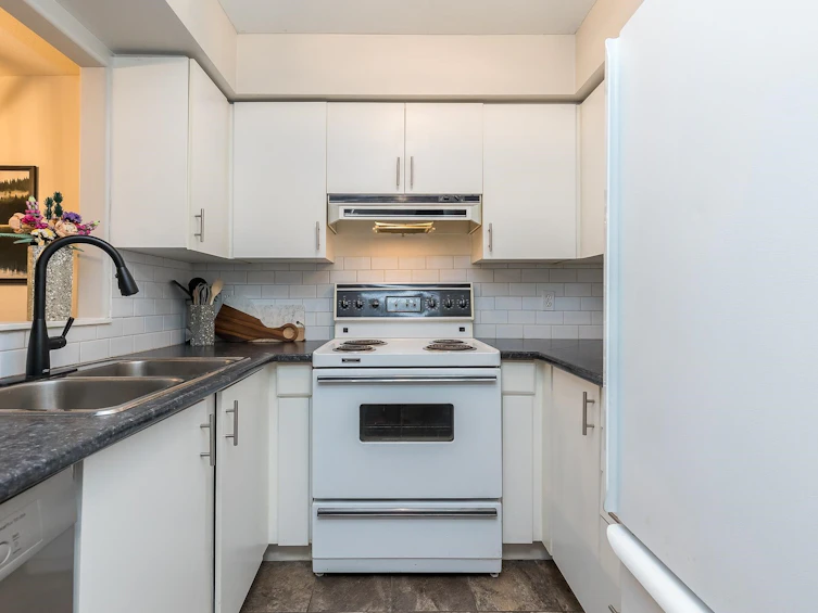 202-33675 Marshall Road, Abbotsford, BC, V2S 1L4 - 6