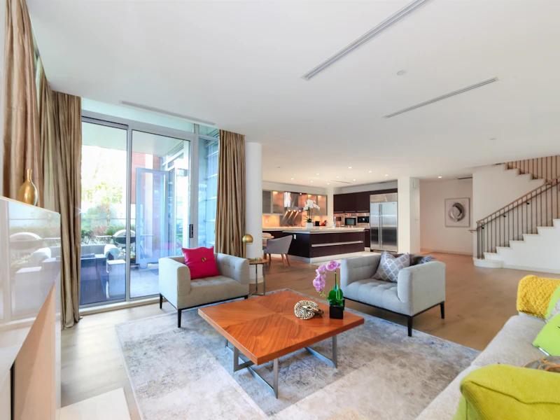 1181 W Cordova Street, Vancouver BC V6C 0A1