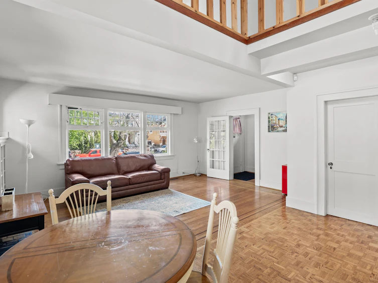 3174 W 10th Avenue, Vancouver, BC, V6K 2K9 - 2