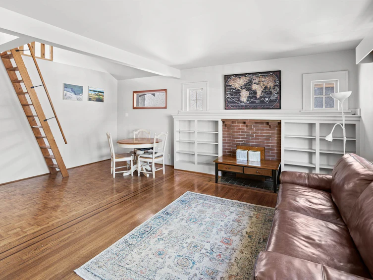 3174 W 10th Avenue, Vancouver, BC, V6K 2K9 - 3