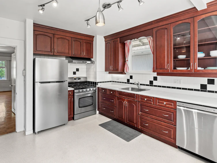 3174 W 10th Avenue, Vancouver, BC, V6K 2K9 - 5