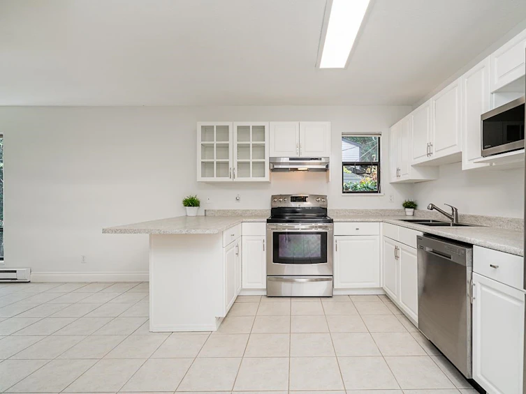 2212 Windridge Drive, North Vancouver, BC, V7H 1B5 - 9