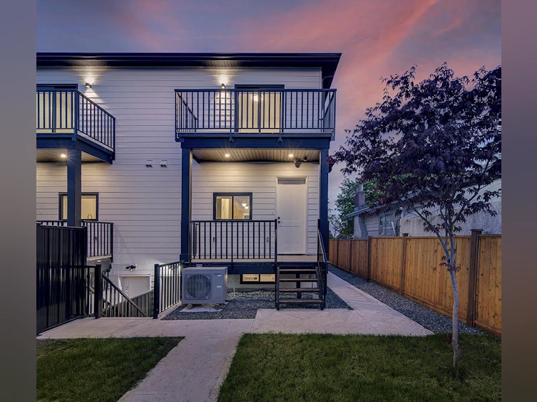 2617-East 56th Avenue, Vancouver, BC, V3W 7H6 - 4
