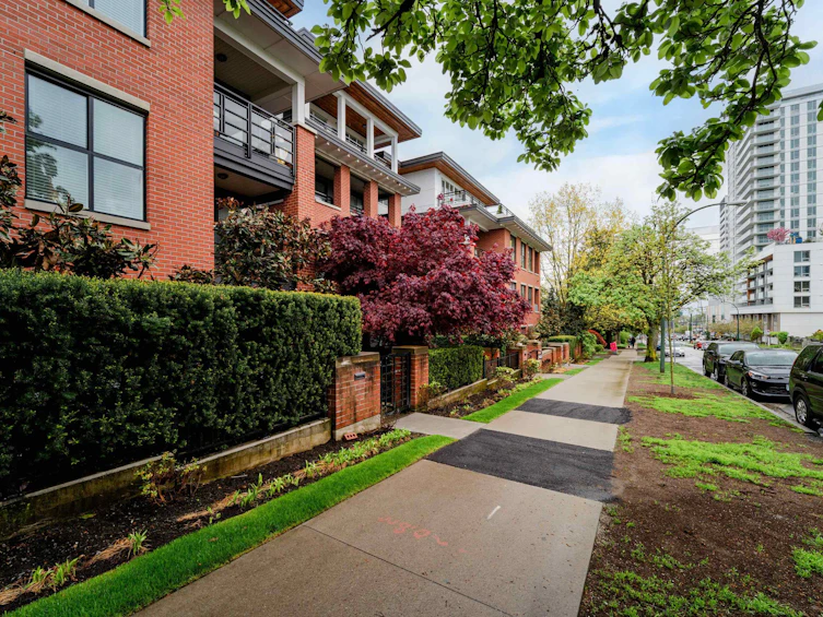 PH2-7988 Yukon Street, Vancouver, BC, V5X 2Y7 - 11