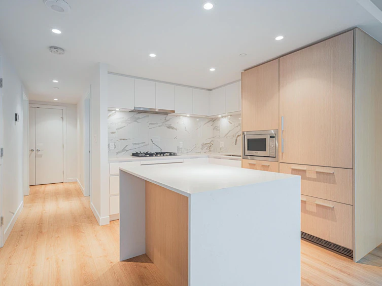 1403-1500 Fern Street, North Vancouver, BC, V7J 0E6 - 9