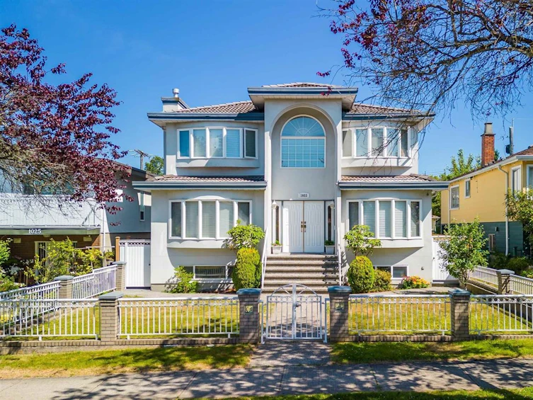 1033 East 39th Avenue, Vancouver, BC, V5W 1K9