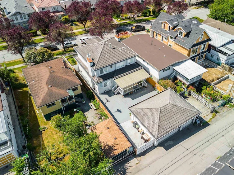 1033 East 39th Avenue, Vancouver, BC, V5W 1K9 - 3