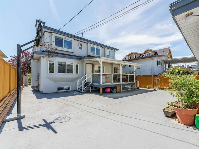 1033 East 39th Avenue, Vancouver, BC, V5W 1K9 - 14