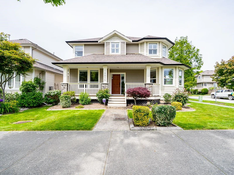 18895 70th Avenue, Surrey BC V4N 5K3
