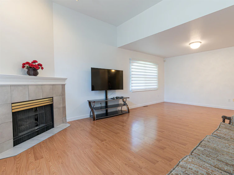 12-8257 121a, Surrey, BC, V3W 3R4 - 8