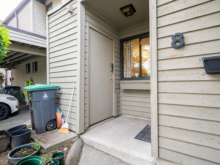 8-9955 140 Street, Surrey, BC, V3T 4M4 - 2
