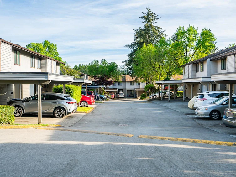 8-9955 140 Street, Surrey, BC, V3T 4M4 - 4