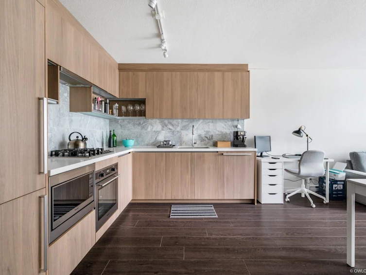 801-13750 100 Avenue, Surrey, BC, V3T 0L3 - 16