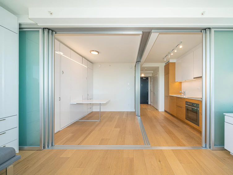 1208-13438 Central, Surrey, BC, V3T 0N2 - 13
