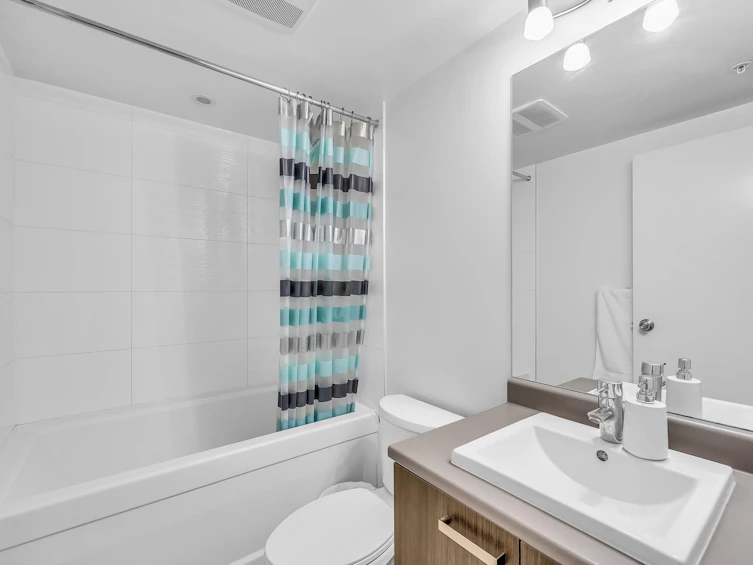 906-13325 102a Avenue, Surrey, BC, V3T 0J5 - 6