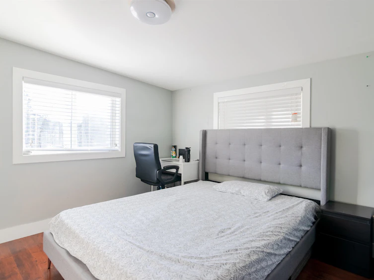 9525 125a Street, Surrey, BC, V3V 4Z3 - 9