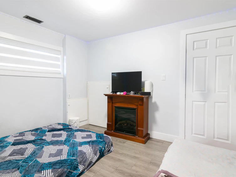 9525 125a Street, Surrey, BC, V3V 4Z3 - 23