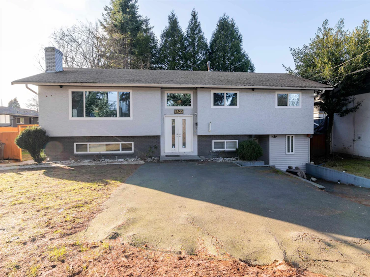 9525 125a Street, Surrey, BC, V3V 4Z3 - 4