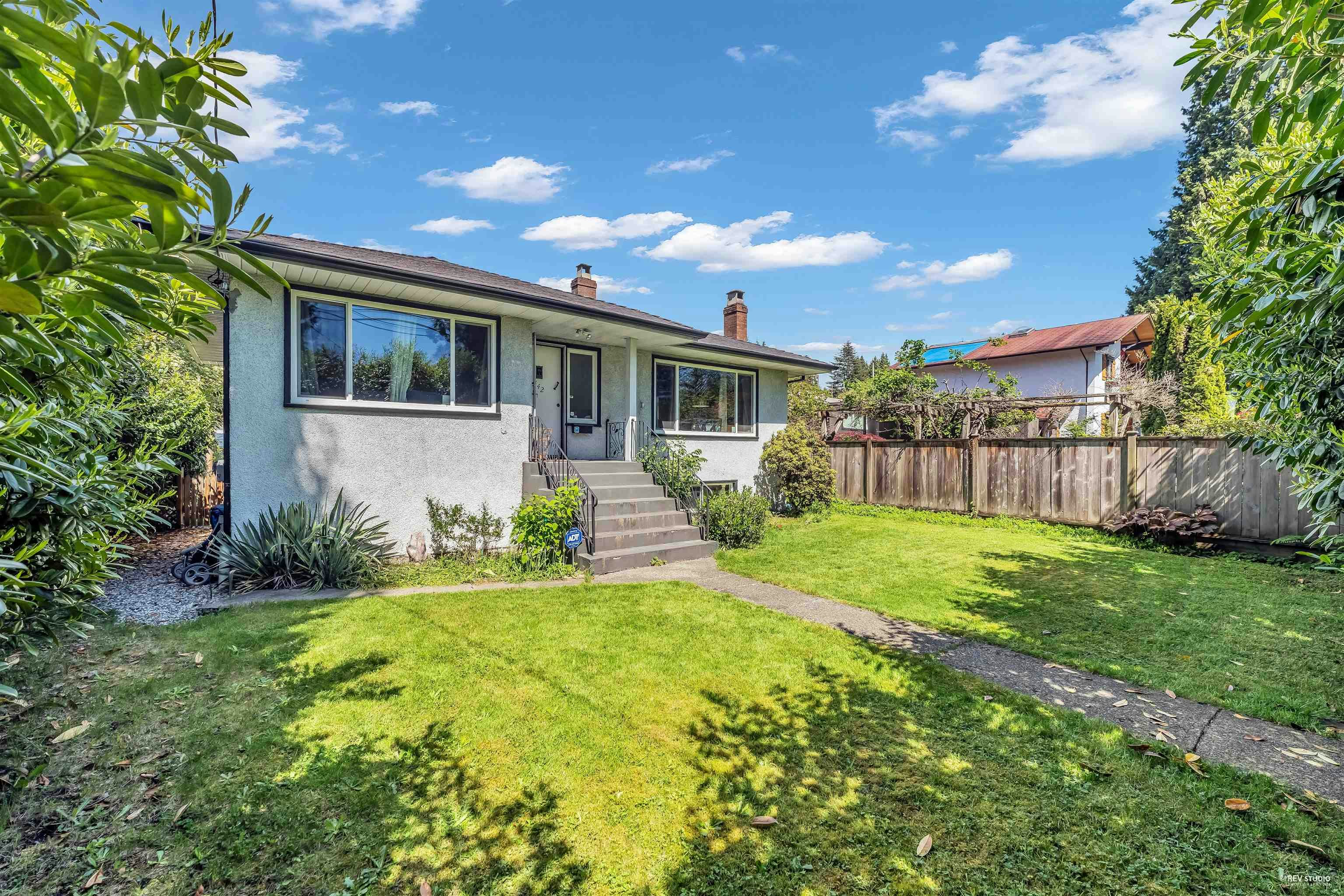 442 W 23rd Street, North Vancouver, BC, V7M 2B7